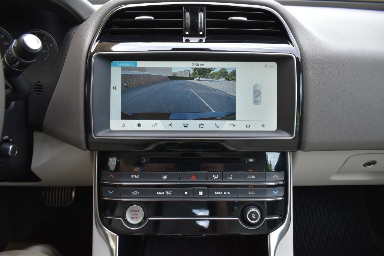Used 2019 Jaguar XE Prestige RWD image 34