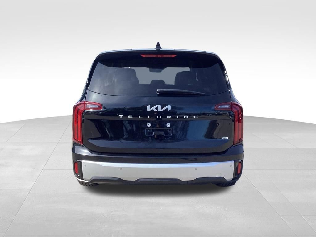 Certified 2024 Kia Telluride LX image 6