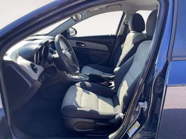 Used 2014 Chevrolet Cruze LS image 9