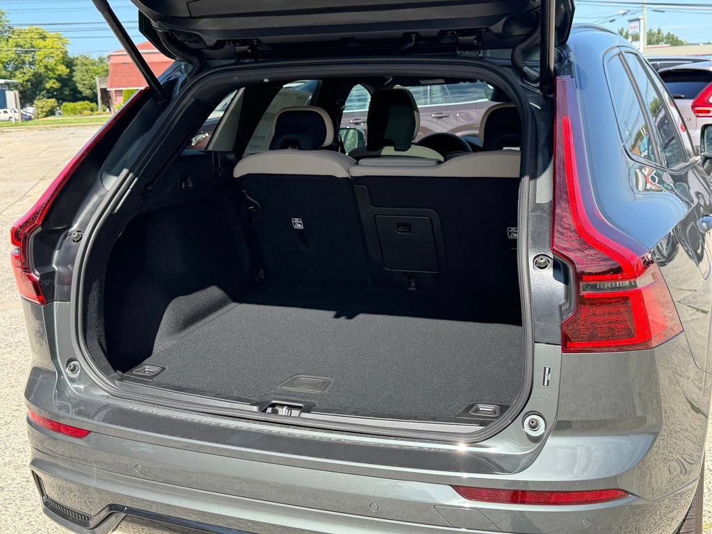 New 2026 Volvo XC60 B5 Core w/ Climate Package AWD/4WD image 13