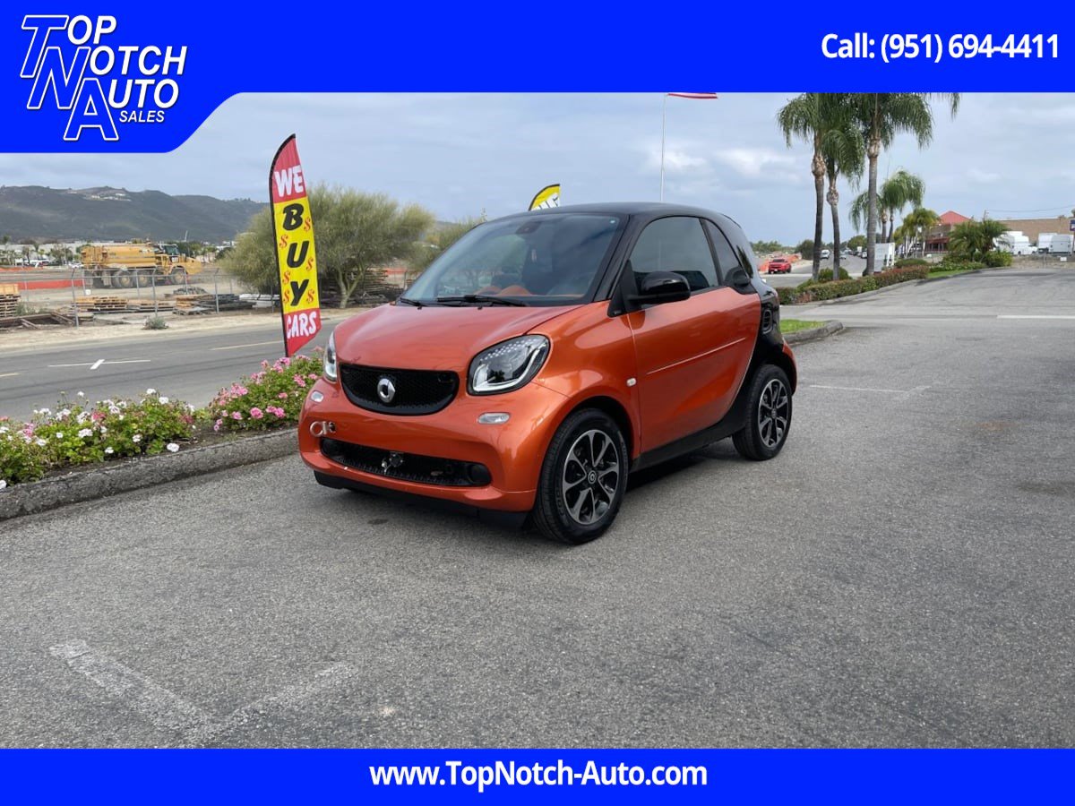 Used 2016 smart fortwo pure RWD image 1
