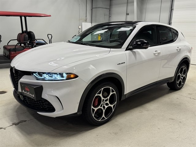 Used 2024 Alfa Romeo Tonale Veloce w/ Active Assist Package AWD/4WD image 3