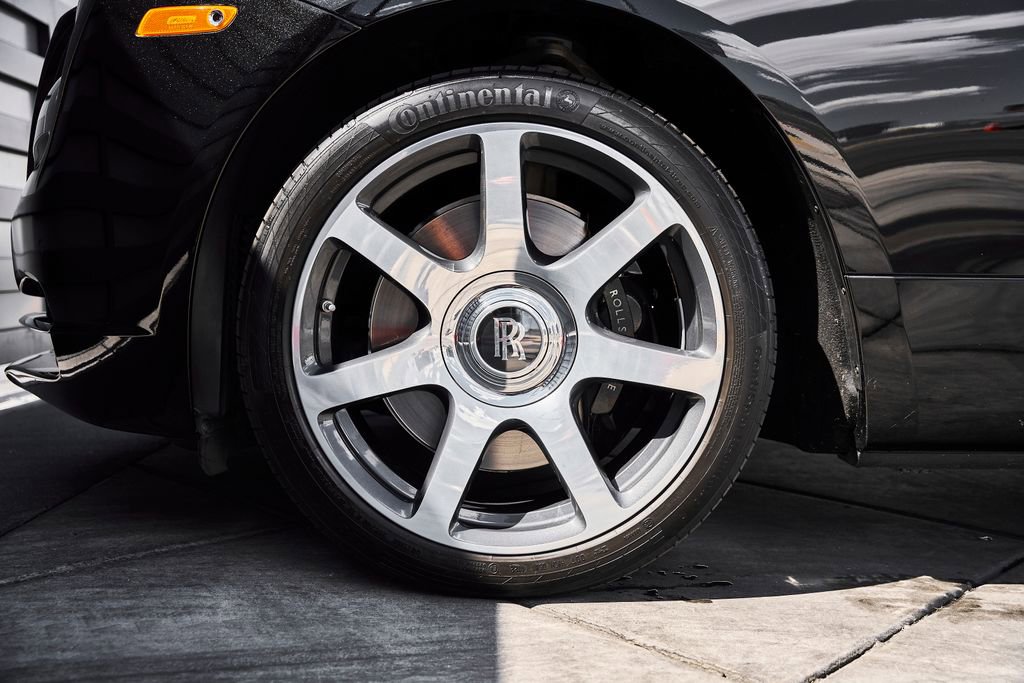 Used 2018 Rolls-Royce Dawn RWD image 4