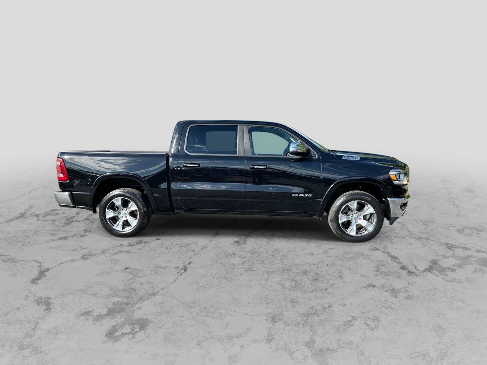 Used 2019 RAM 1500 Laramie AWD/4WD image 9