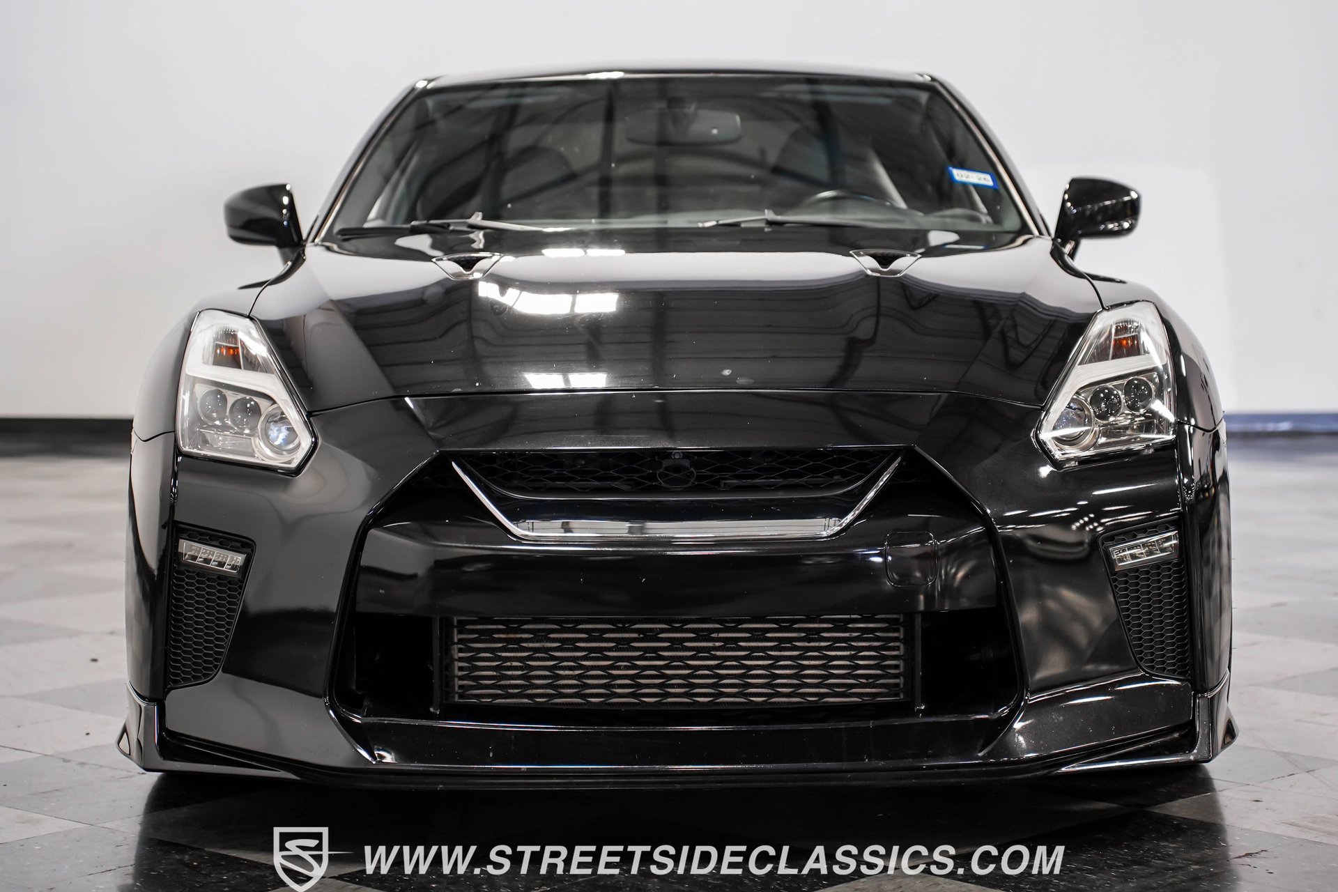 Used 2013 Nissan GT-R Premium image 18