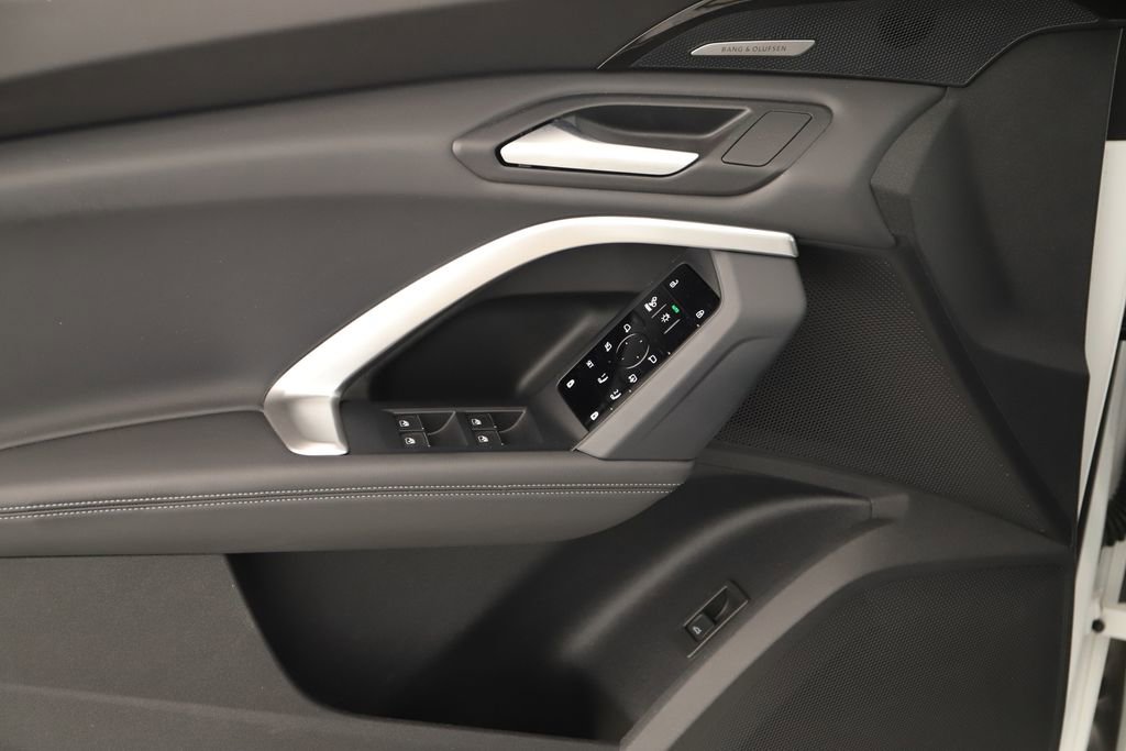 Certified 2025 Audi Q5 Prestige AWD/4WD image 23