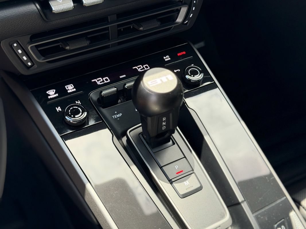 Used 2024 Porsche 911 Carrera RWD image 17