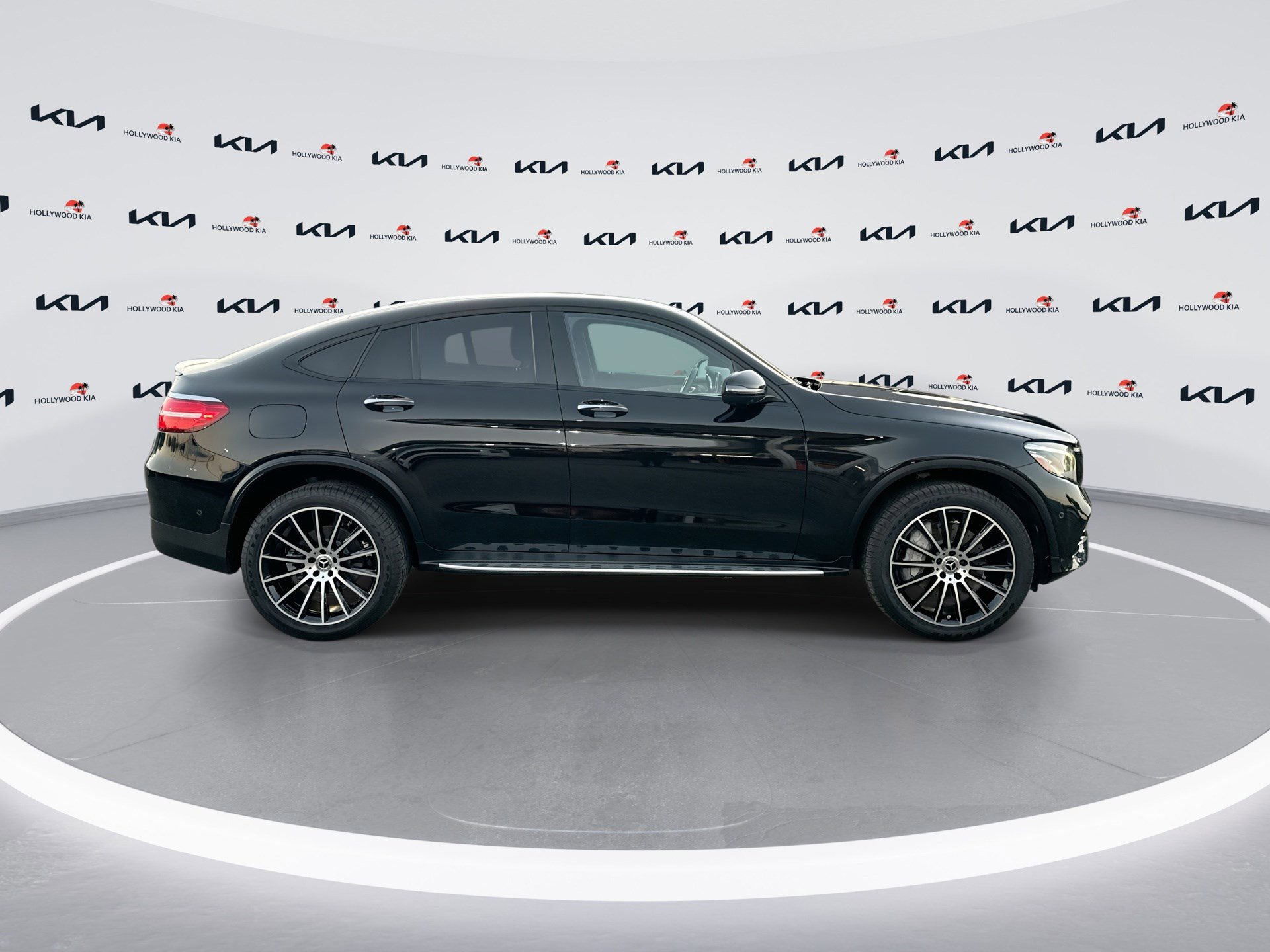 Used 2019 Mercedes-Benz GLC 300 4MATIC Coupe image 9