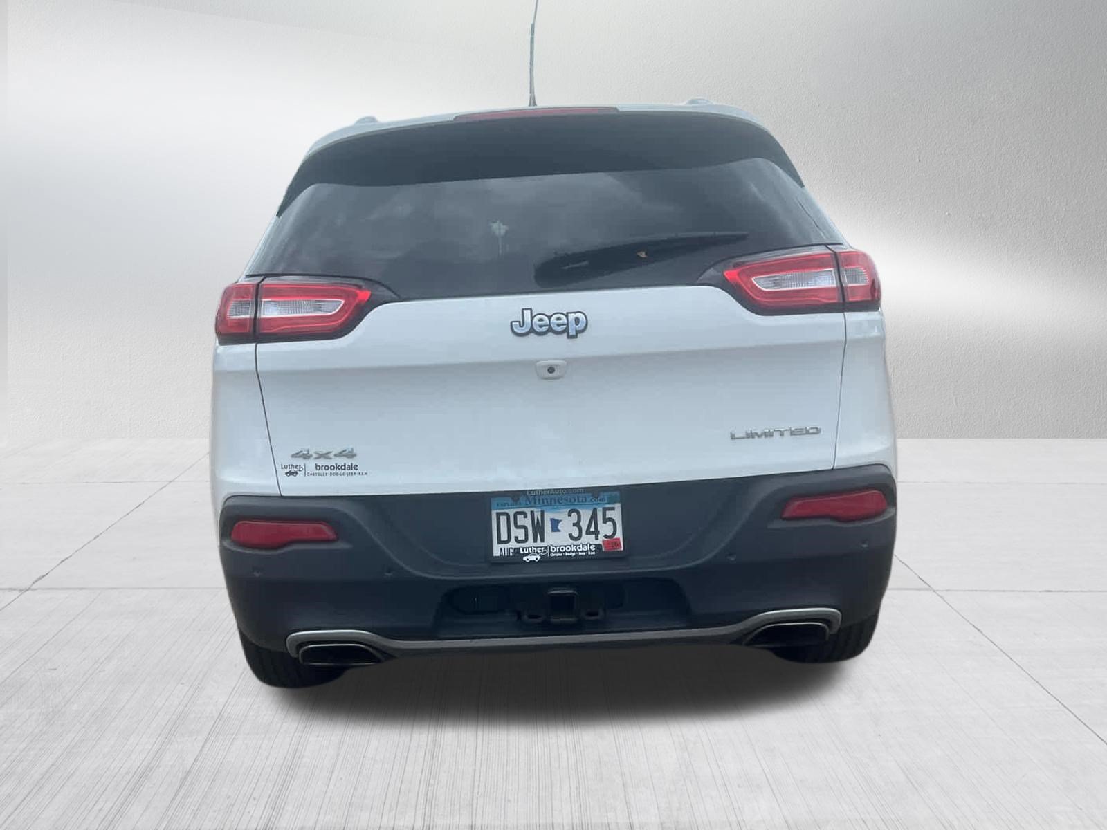 Used 2016 Jeep Cherokee Limited w/ Luxury Group AWD/4WD image 6