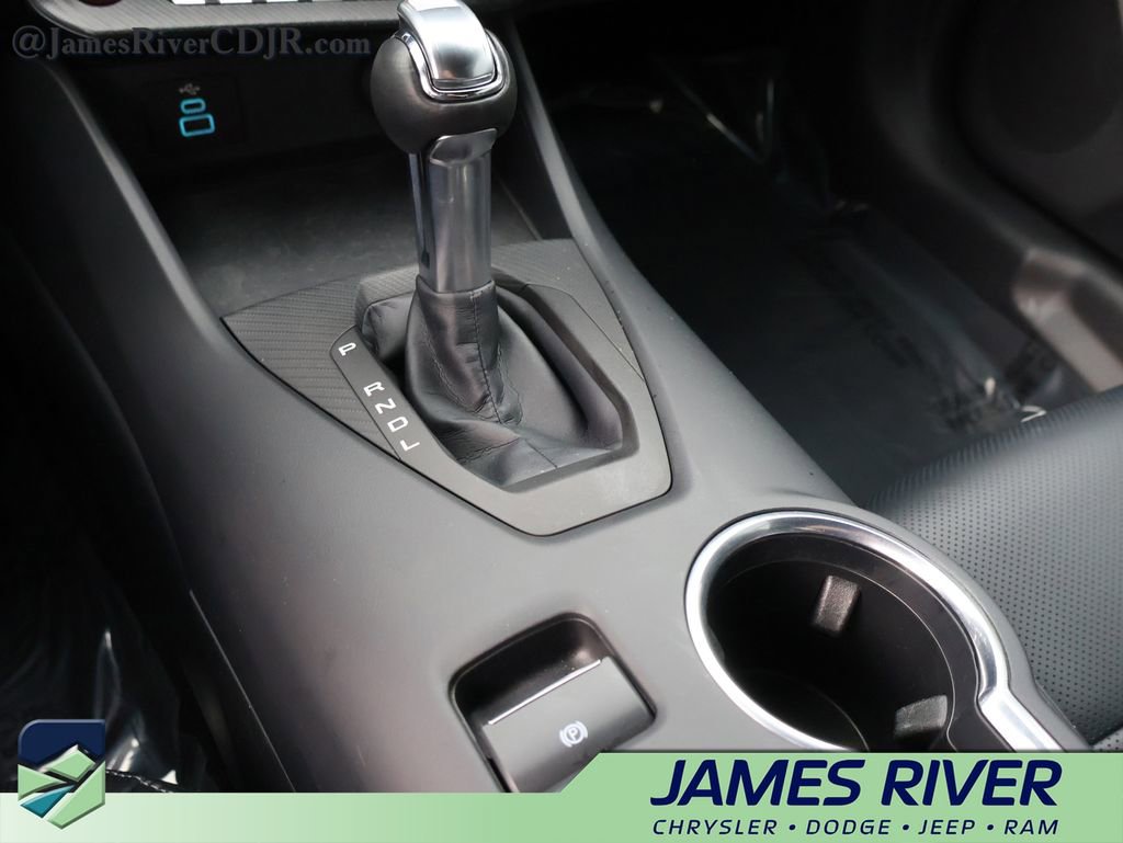 Used 2025 Ford Mustang Premium image 32