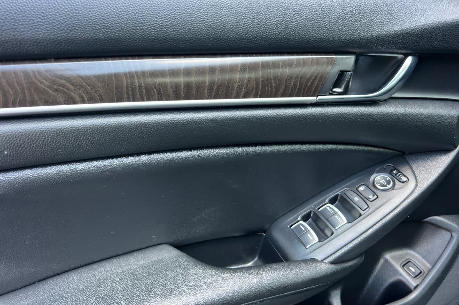 Used 2021 Honda Accord EX image 12