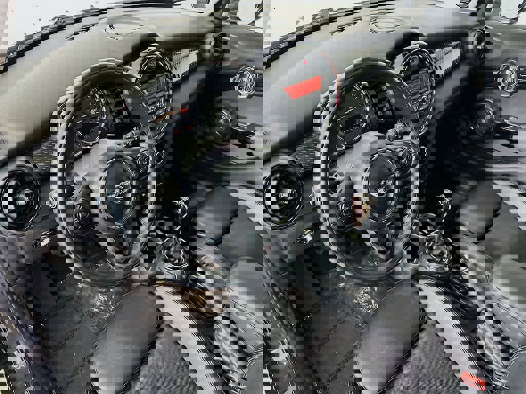 Used 2016 MINI Cooper S image 2