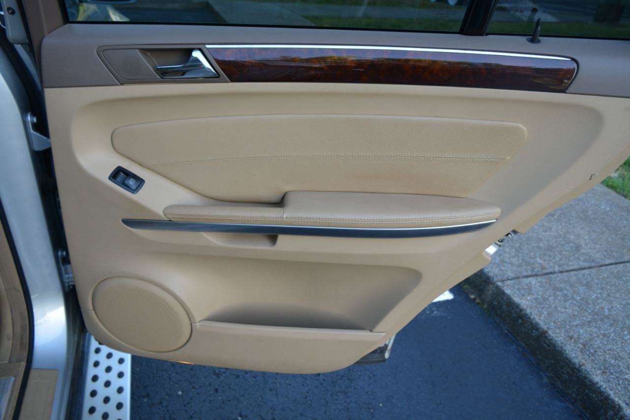 Used 2008 Mercedes-Benz GL 550 4MATIC image 16