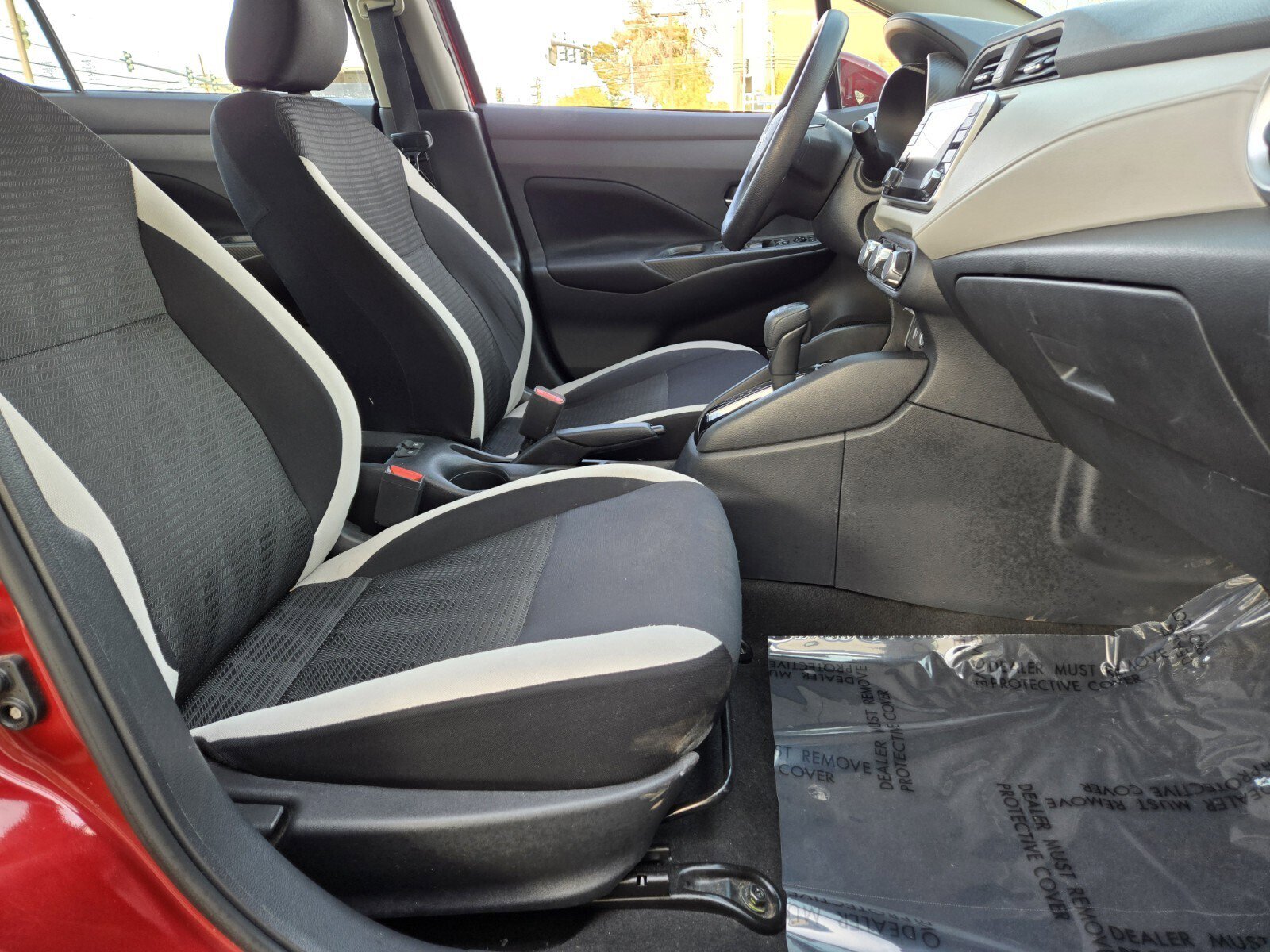 Used 2022 Nissan Versa SV FWD image 13