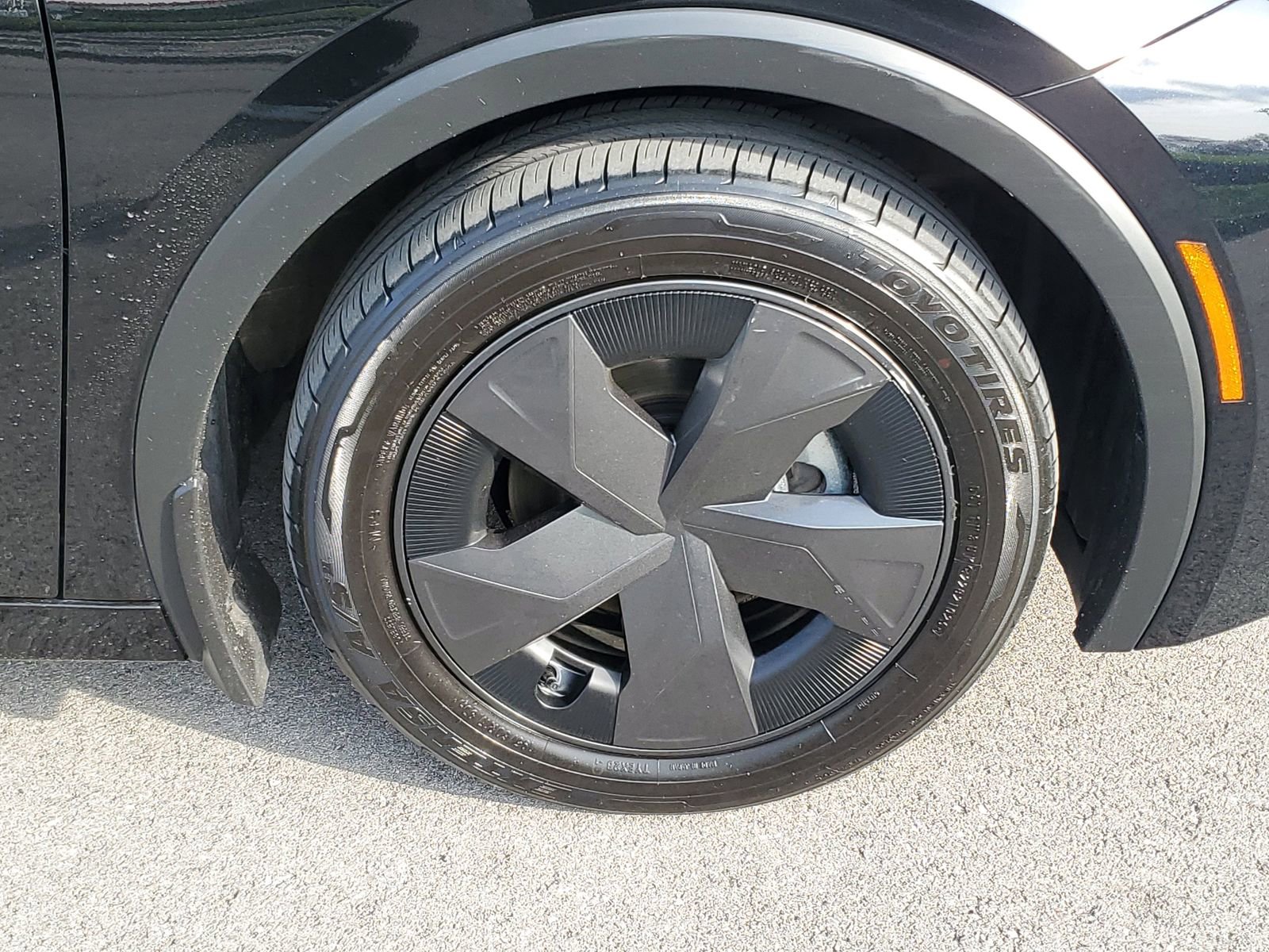 Used 2025 Toyota Prius LE image 6