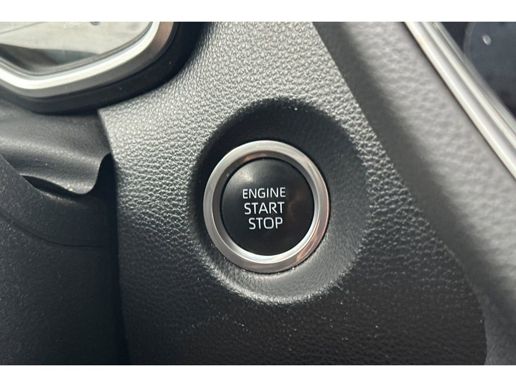 Used 2023 Toyota Corolla Cross XLE image 24