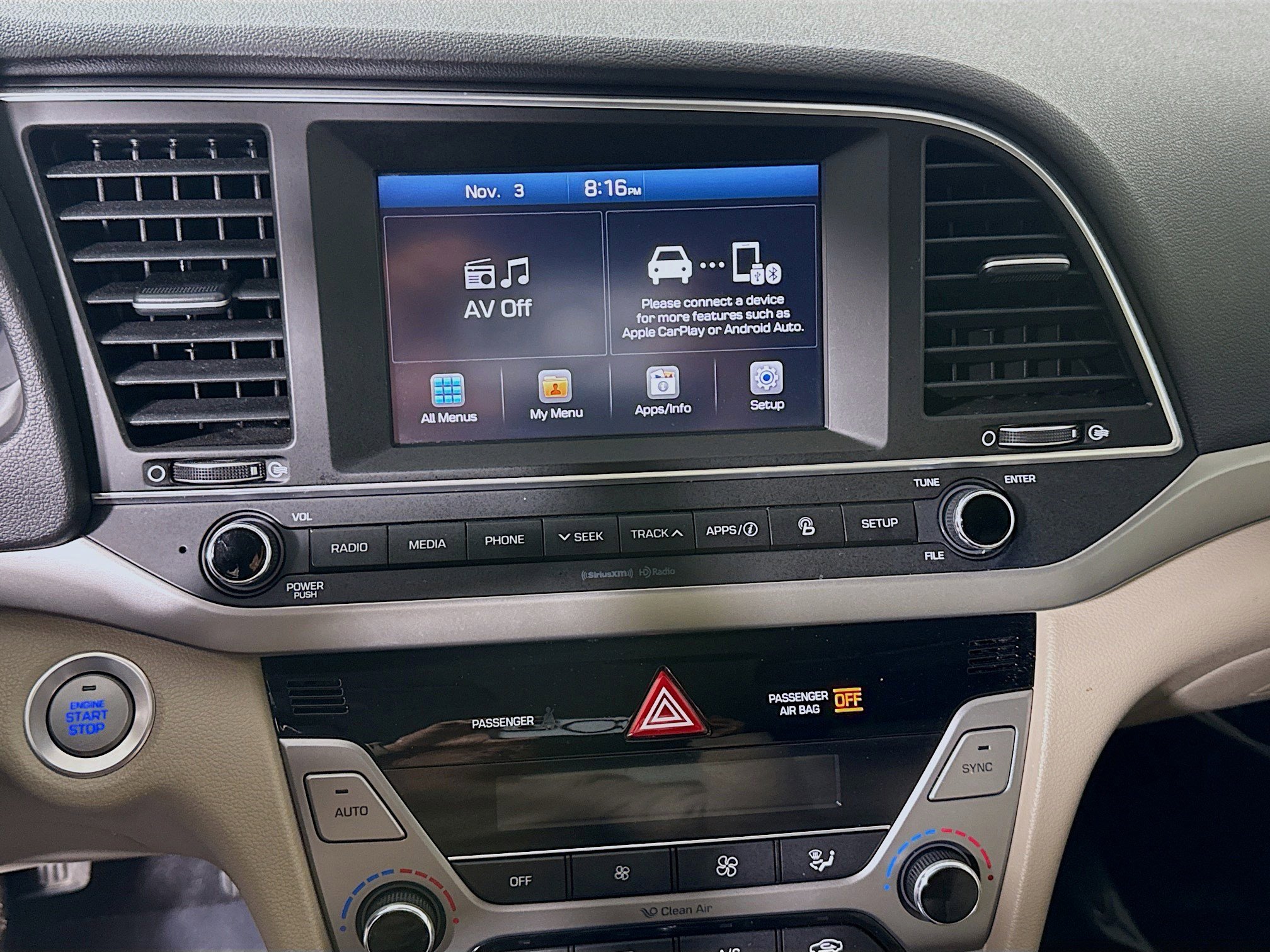 Used 2017 Hyundai Elantra Limited image 18