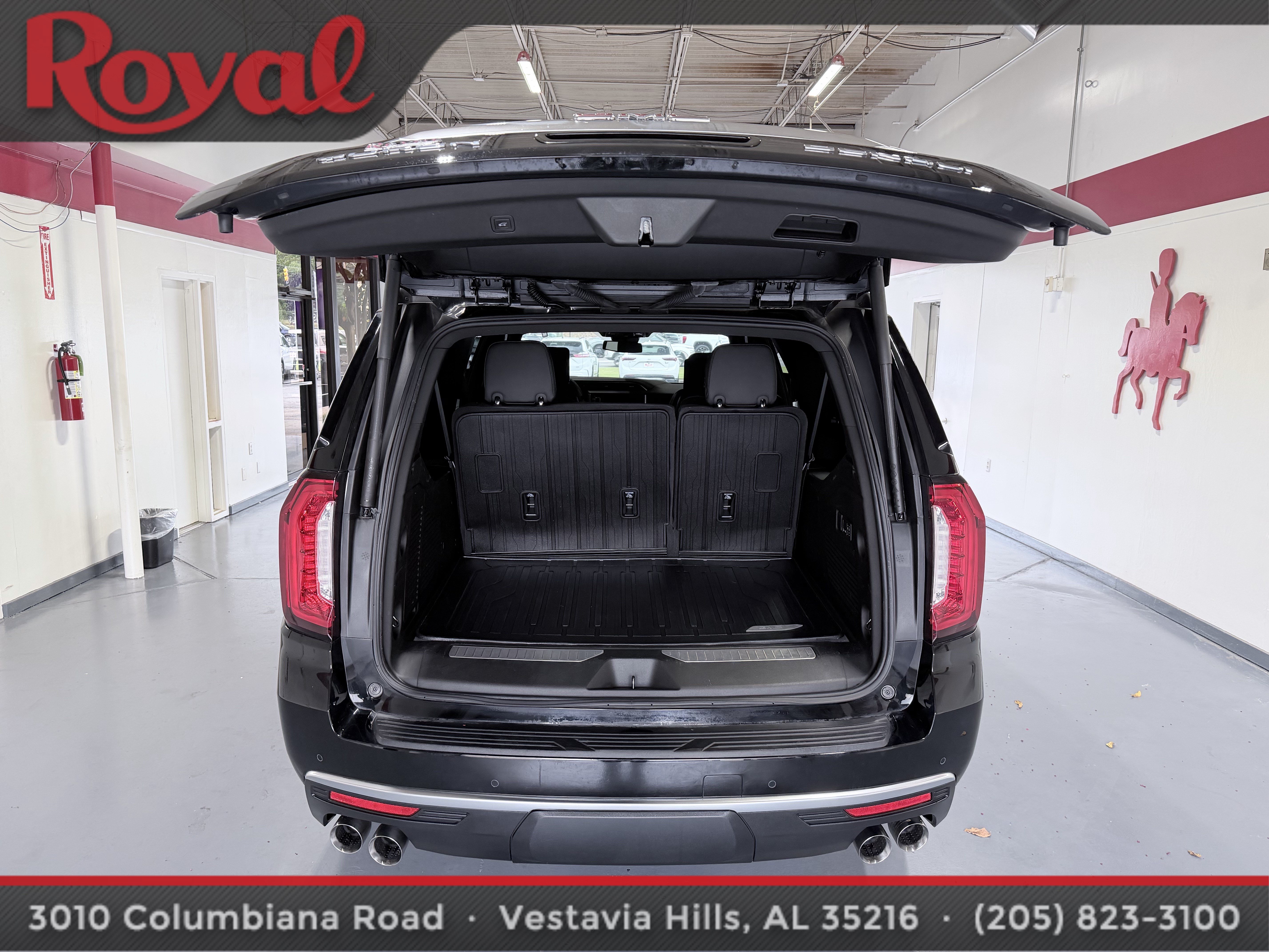 Used 2024 GMC Yukon XL Denali w/ LPO, Floor Liner Package RWD image 6
