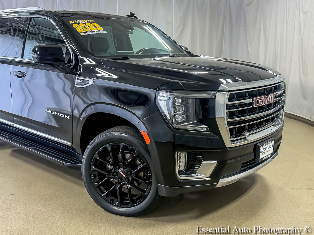 Used 2023 GMC Yukon SLT w/ SLT Luxury Package AWD/4WD image 3