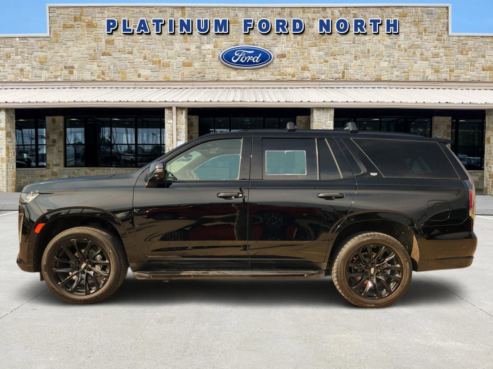 Used 2021 Cadillac Escalade Sport w/ LPO, ONYX Package AWD/4WD image 3
