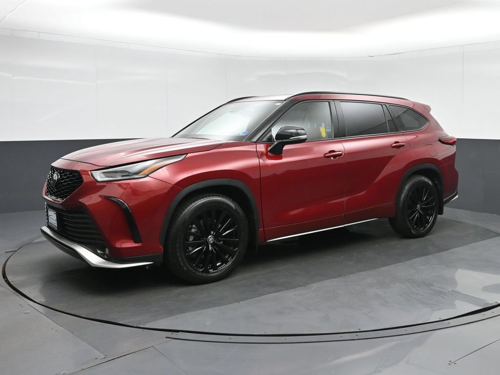 Used 2023 Toyota Highlander XSE FWD image 3