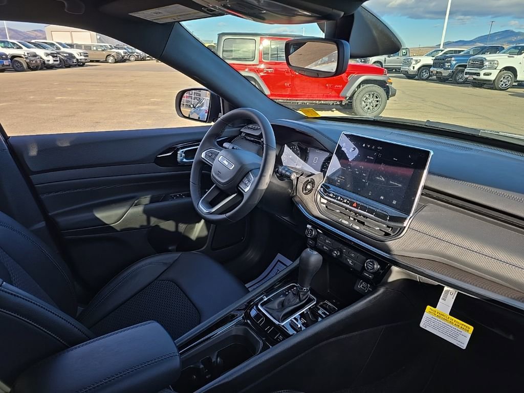New 2026 Jeep Compass Latitude image 11
