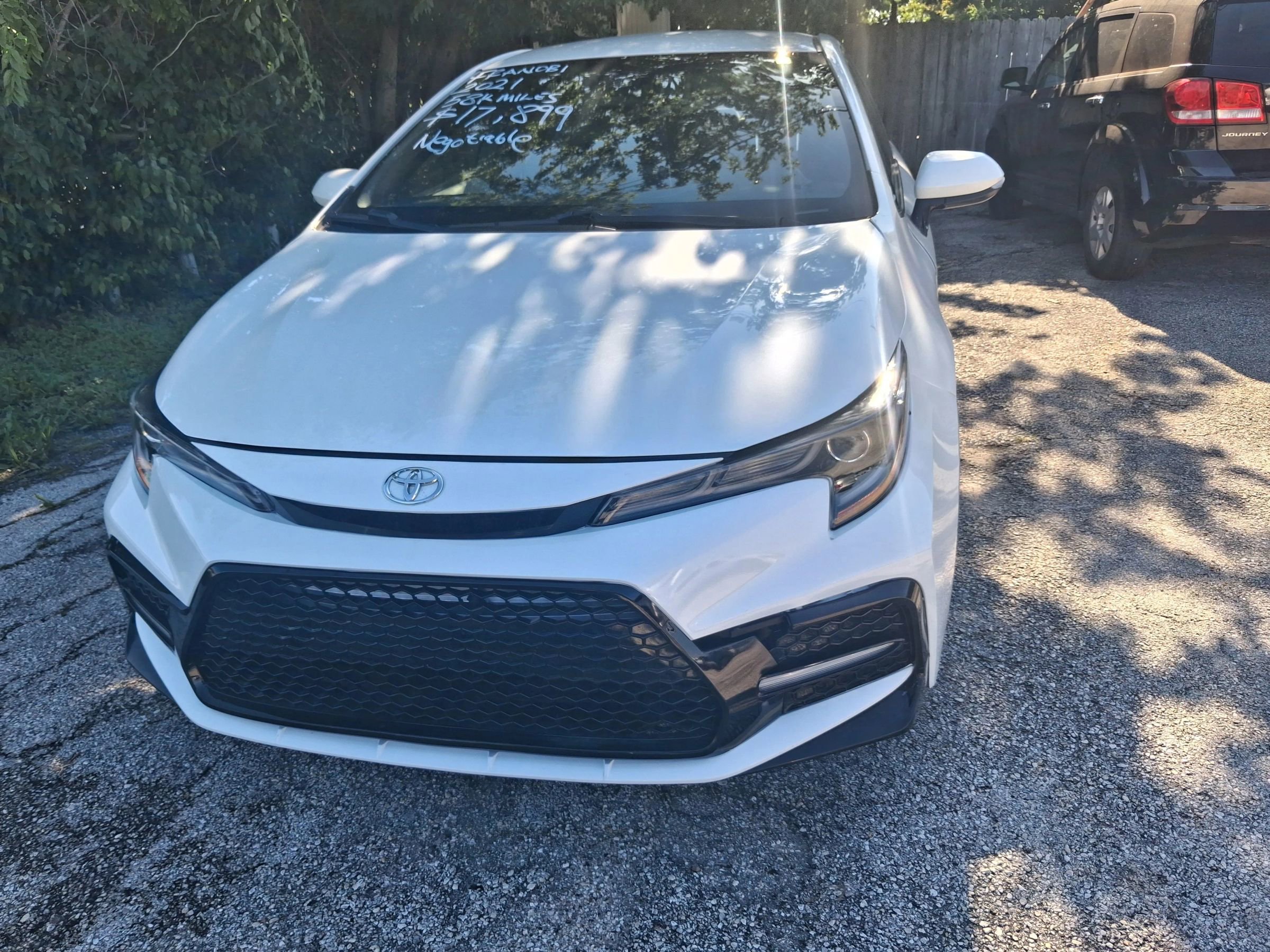 Used 2021 Toyota Corolla SE FWD image 1