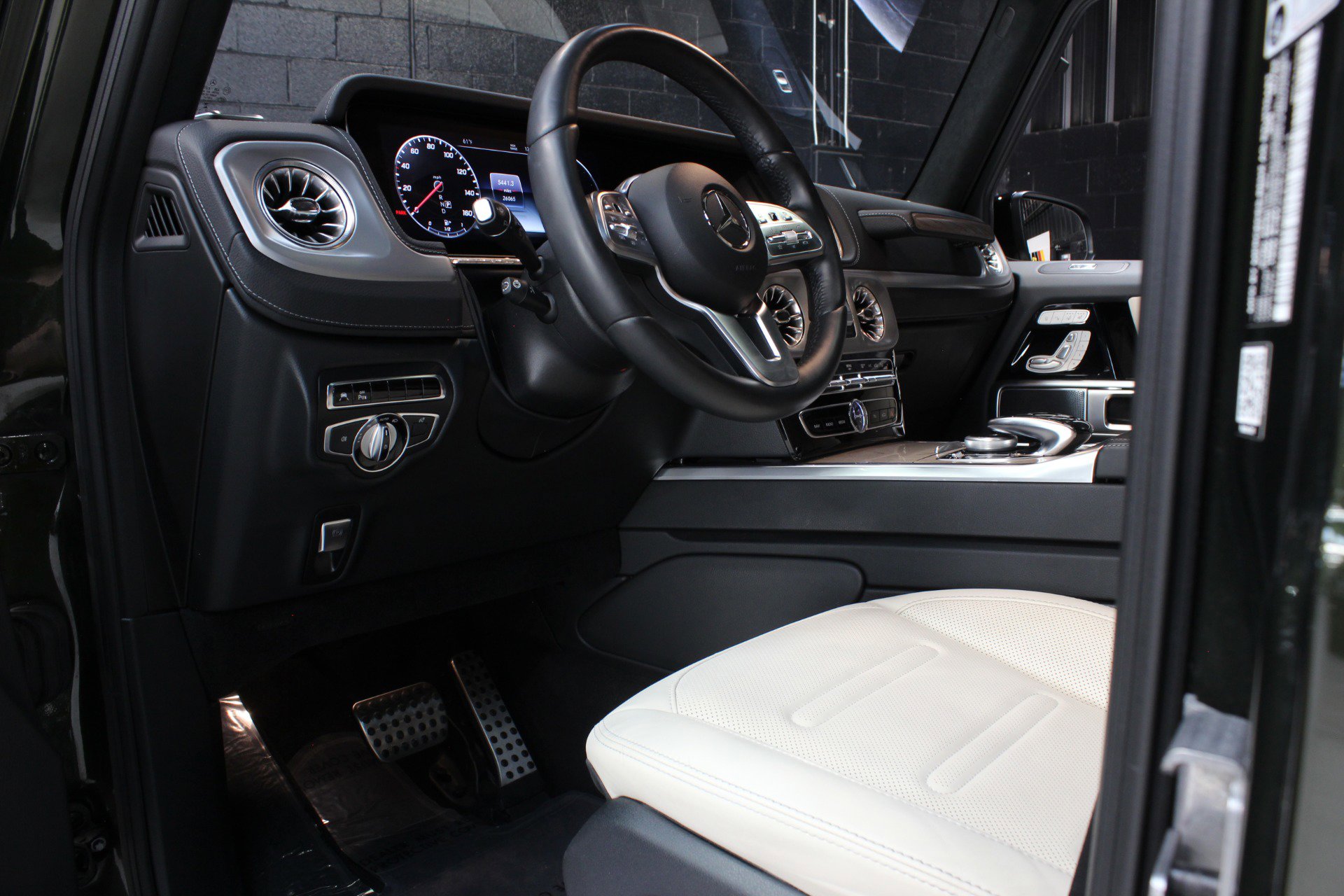 Used 2022 Mercedes-Benz G 550 w/ Exclusive Interior Package image 26