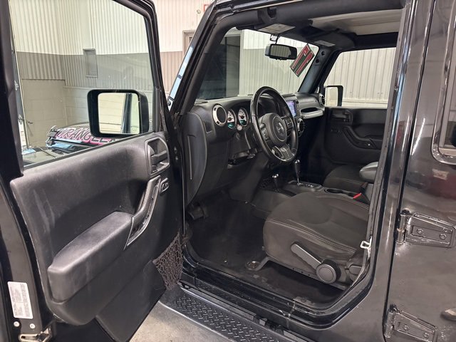 Used 2017 Jeep Wrangler Unlimited Sahara image 11