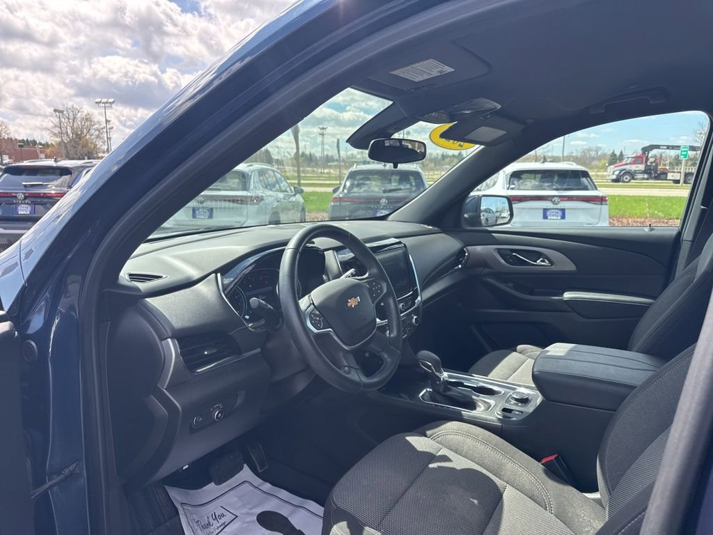 Used 2023 Chevrolet Traverse LT AWD/4WD image 9