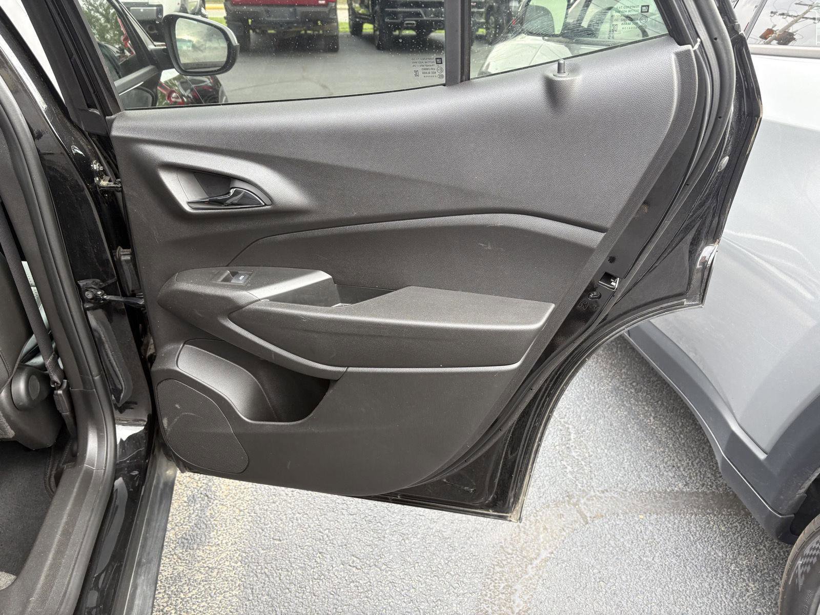 Used 2025 Chevrolet Trax LT w/ Driver Confidence Package image 14