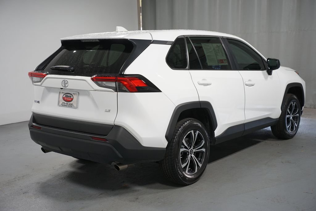 Used 2022 Toyota RAV4 LE image 8