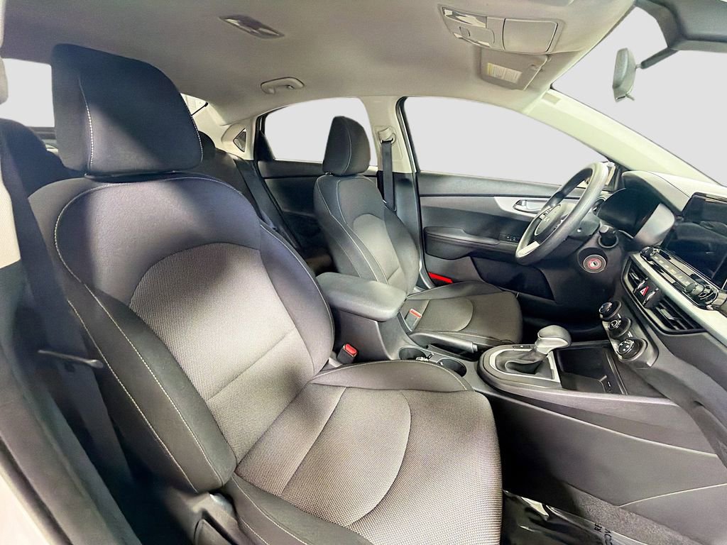 Used 2024 Kia Forte LXS w/ LXS Technology Package FWD image 27