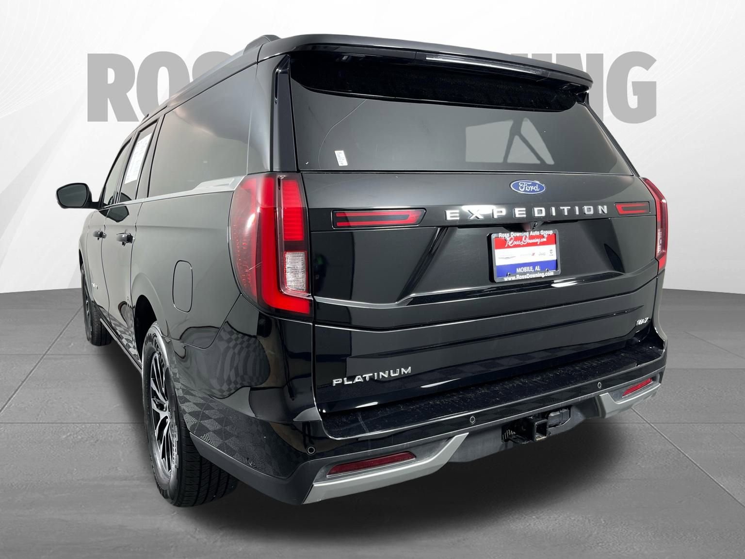 Used 2025 Ford Expedition Max Platinum image 3