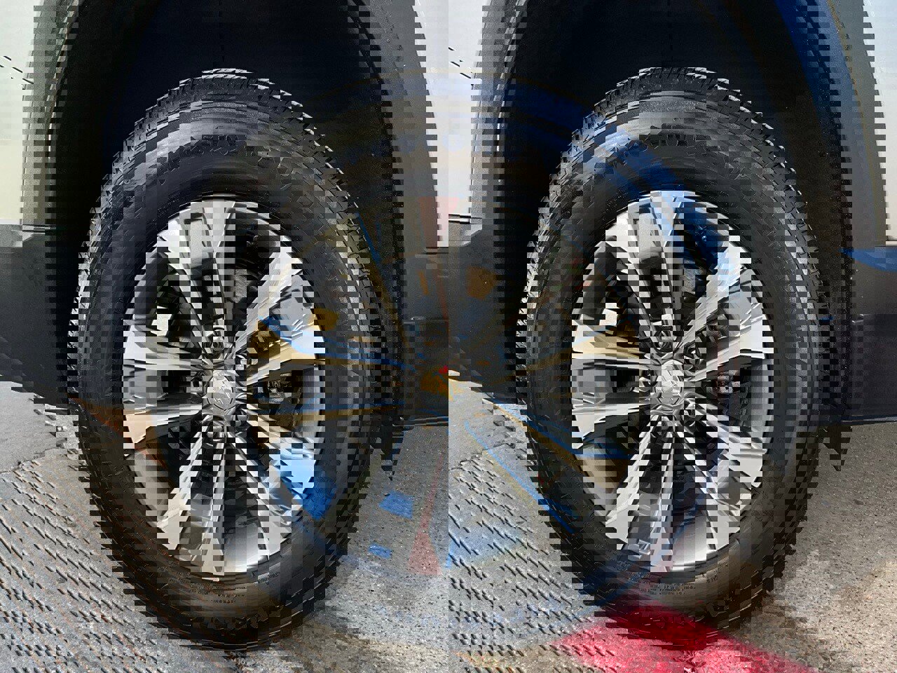 Used 2025 Chevrolet Equinox LT image 9