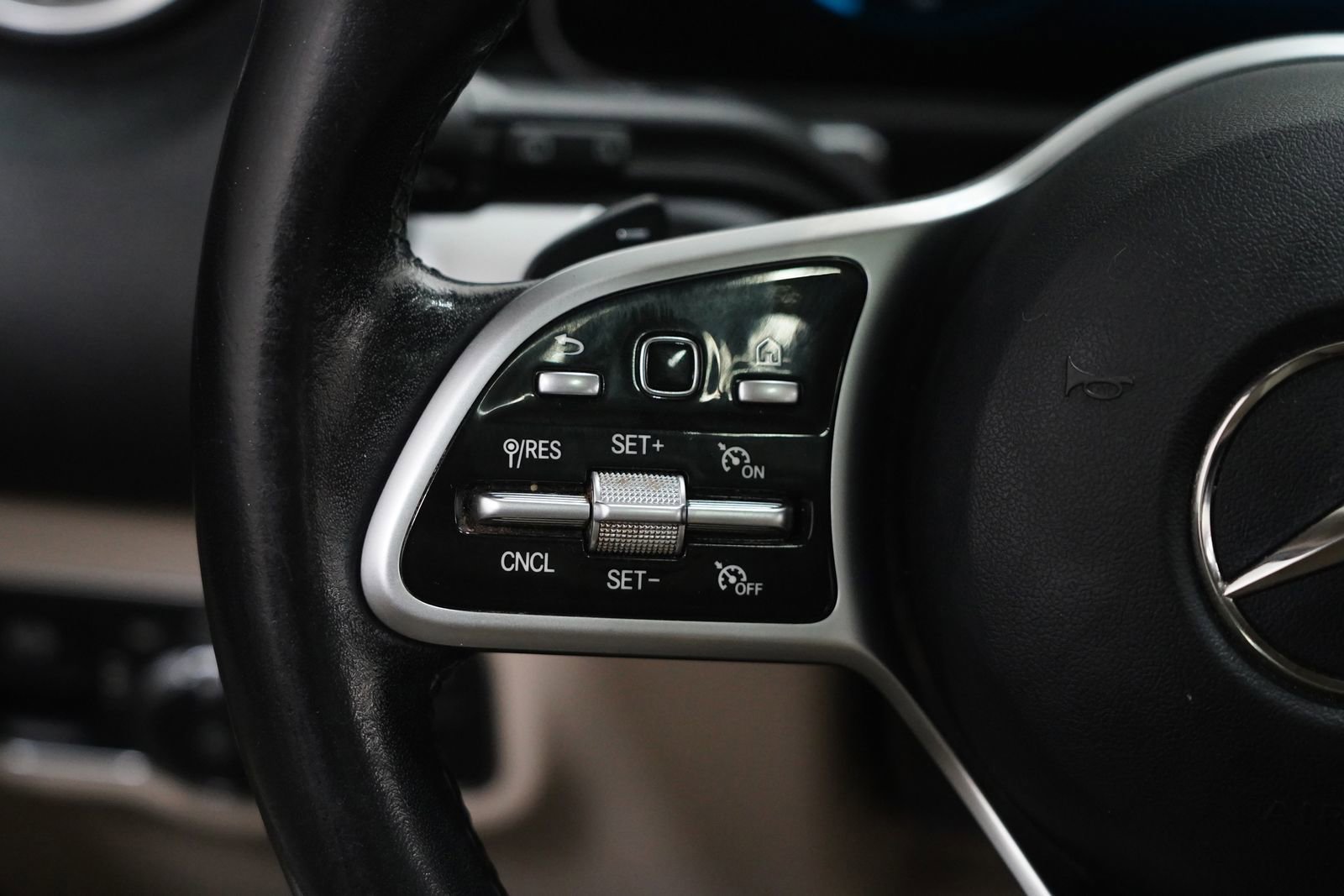 Certified 2021 Mercedes-Benz GLB 250 4MATIC image 20