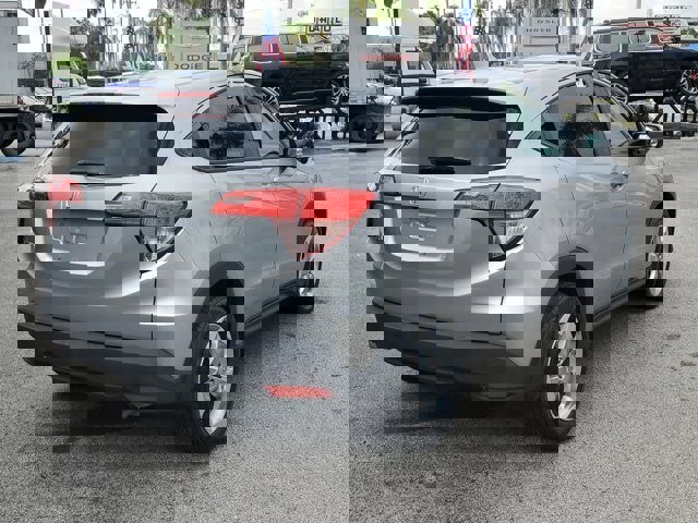 Used 2017 Honda HR-V EX image 7