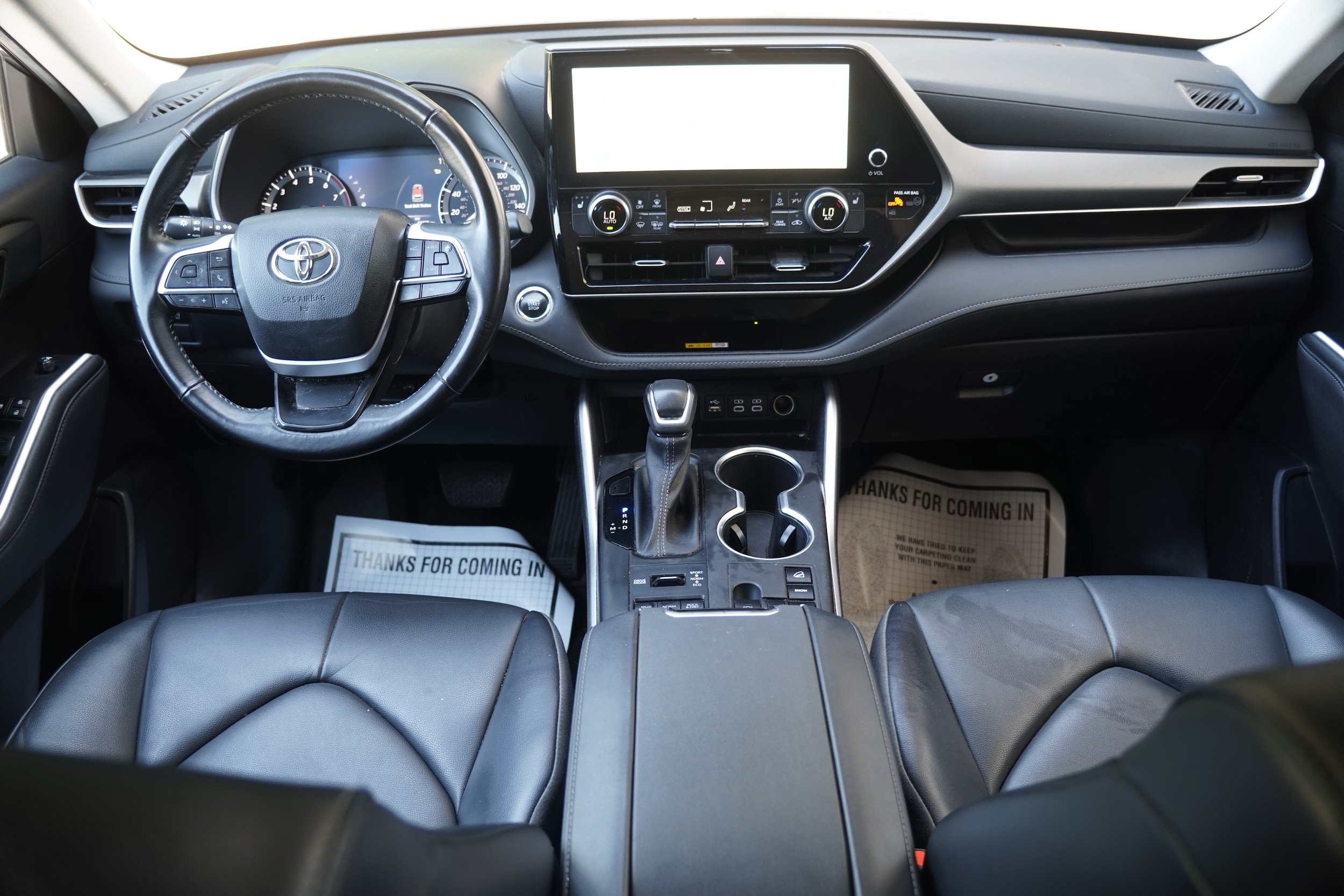 Used 2023 Toyota Highlander XLE AWD/4WD image 15