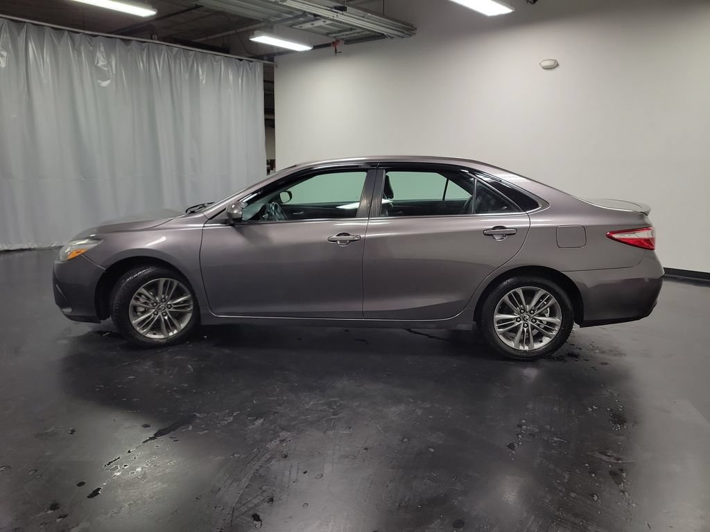 Used 2016 Toyota Camry SE FWD image 5