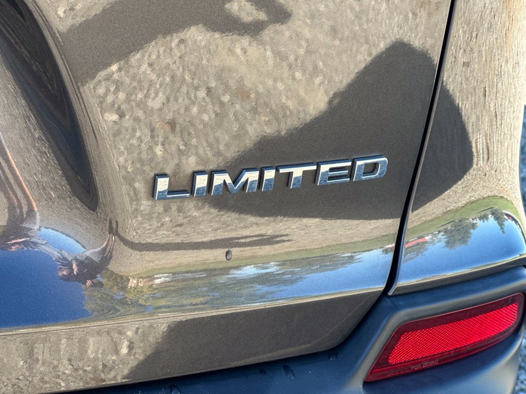 Used 2019 Jeep Cherokee Limited AWD/4WD image 4
