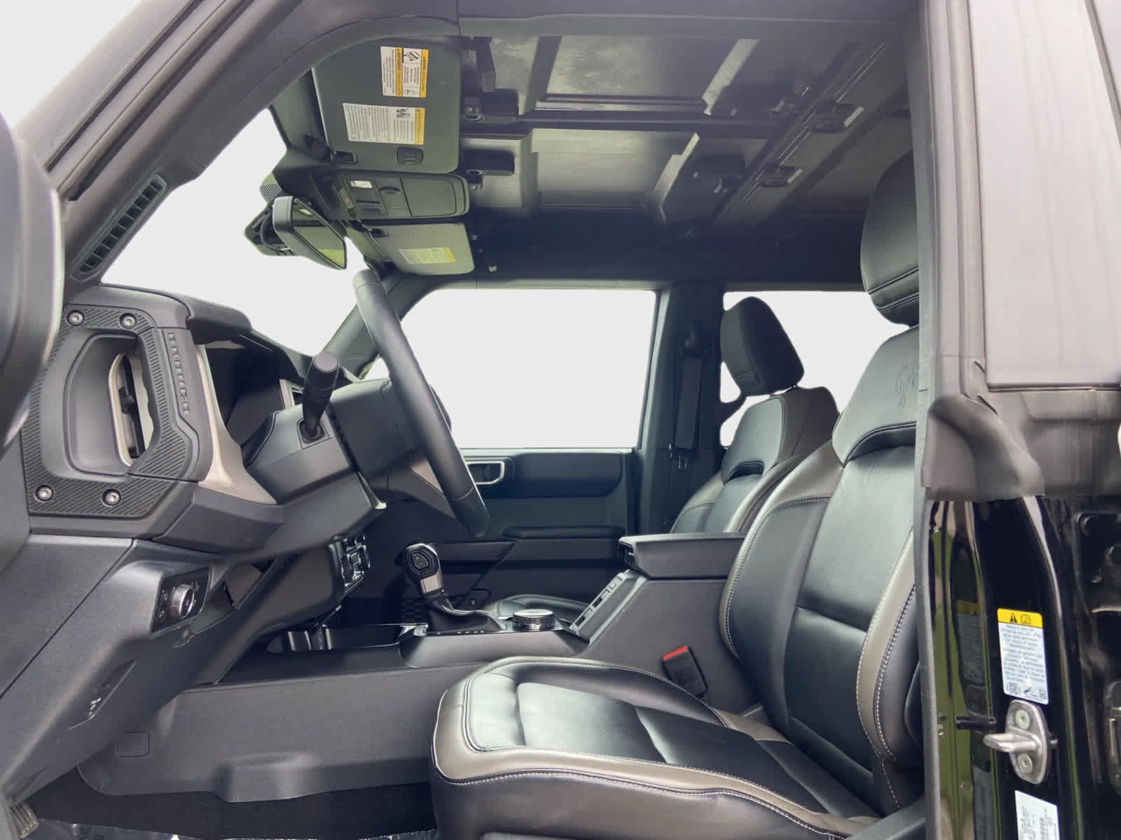 Used 2025 Ford Bronco Outer Banks AWD/4WD image 15
