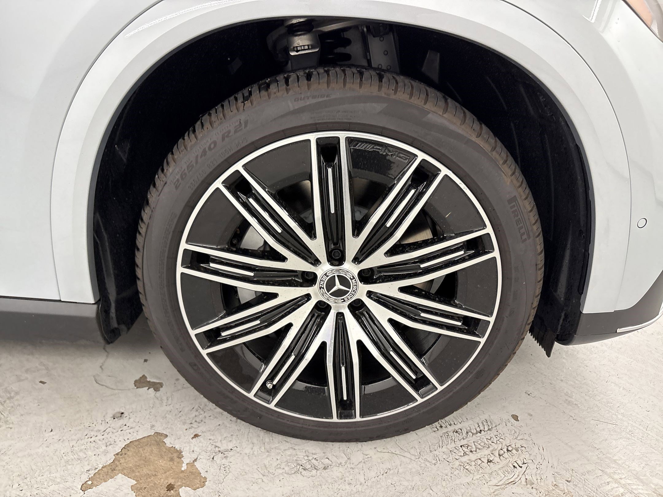 New 2026 Mercedes-Benz EQE 320 4MATIC SUV image 12