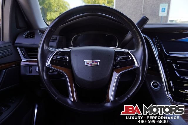 Used 2018 Cadillac Escalade Premium Luxury AWD/4WD image 24