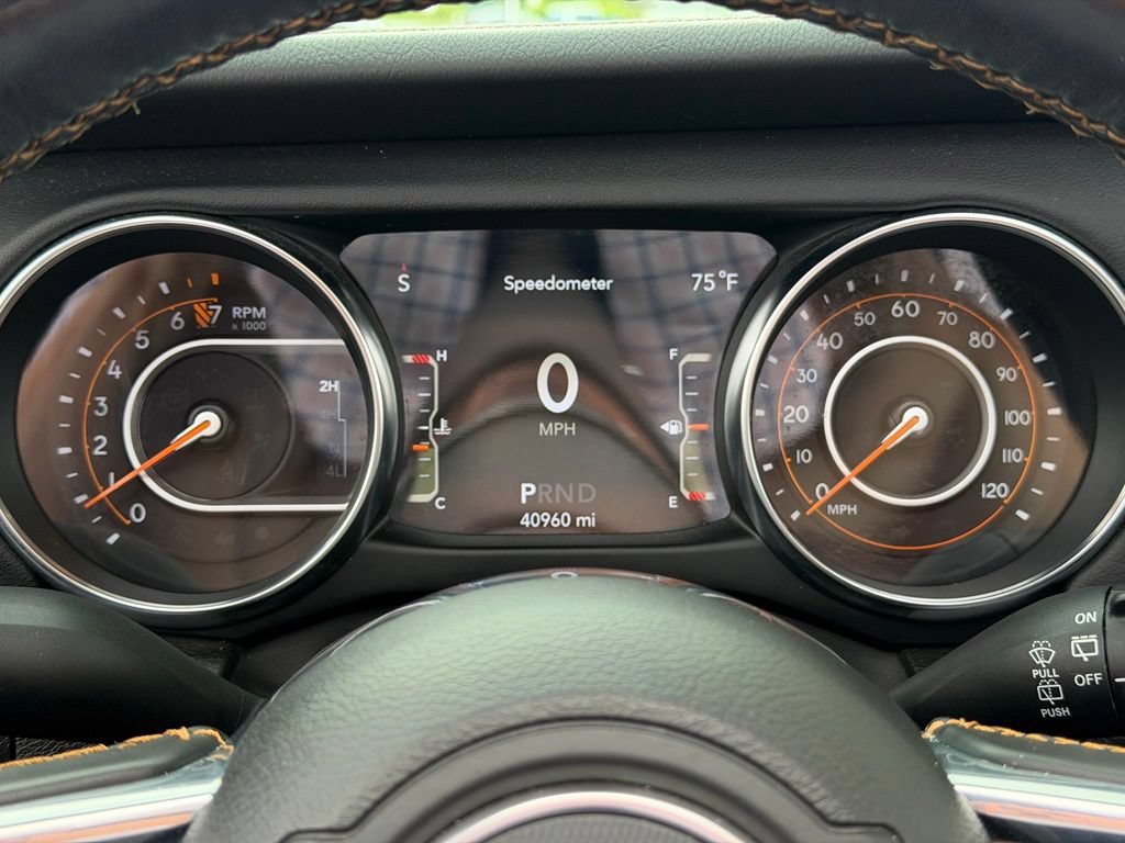 Used 2022 Jeep Wrangler Unlimited Sahara AWD/4WD image 9