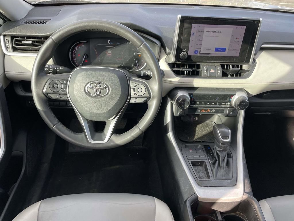 Used 2023 Toyota RAV4 XLE Premium image 25