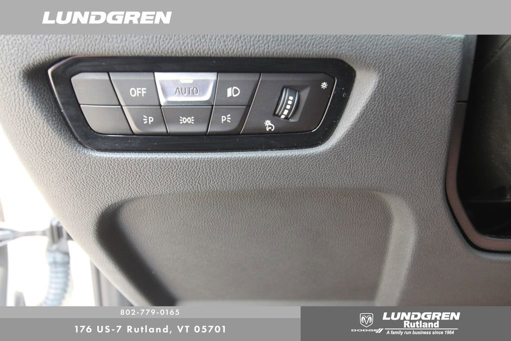 Used 2022 BMW 330i xDrive Sedan w/ Premium Package image 13