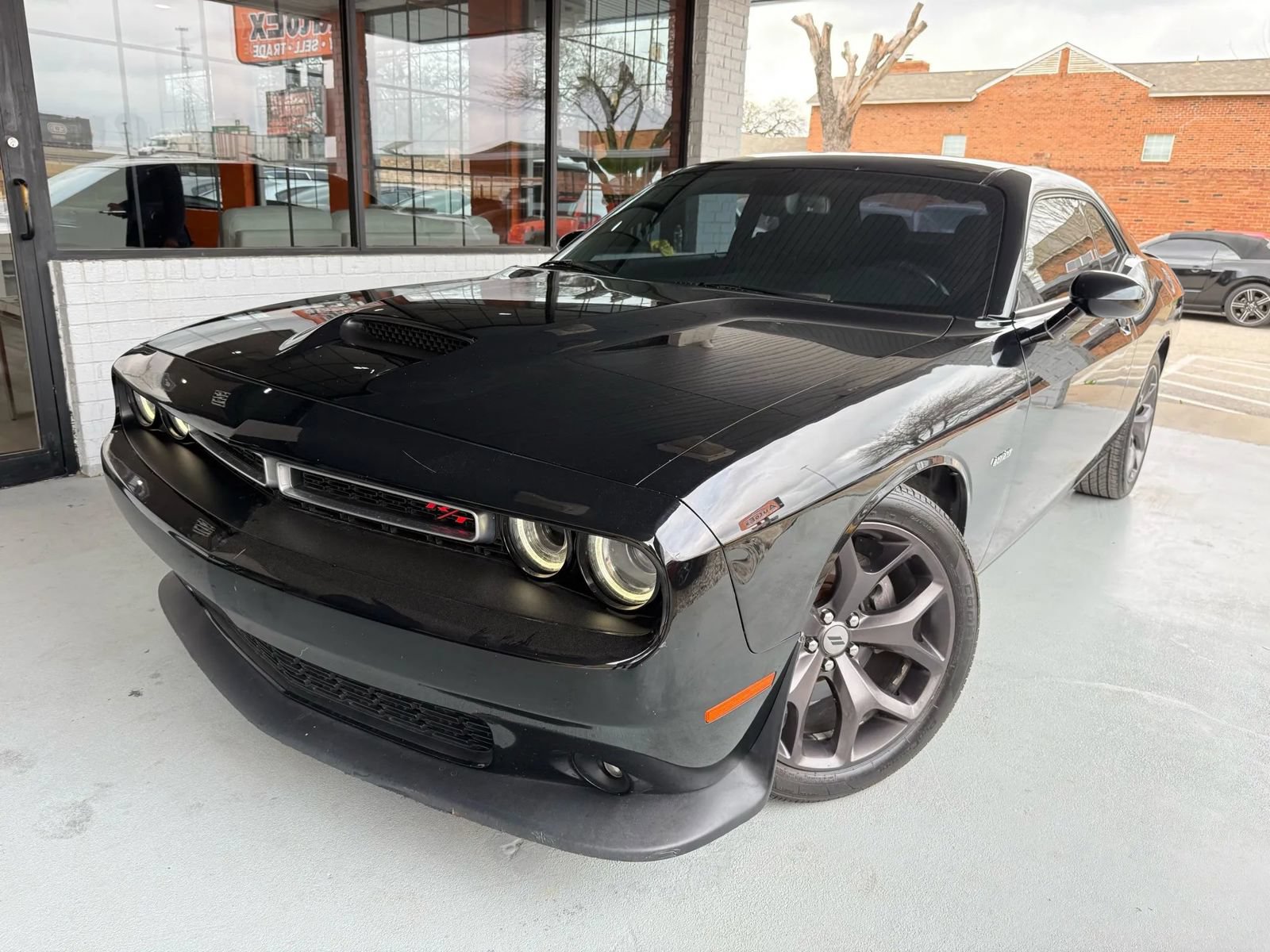 Used 2019 Dodge Challenger R/T RWD image 7