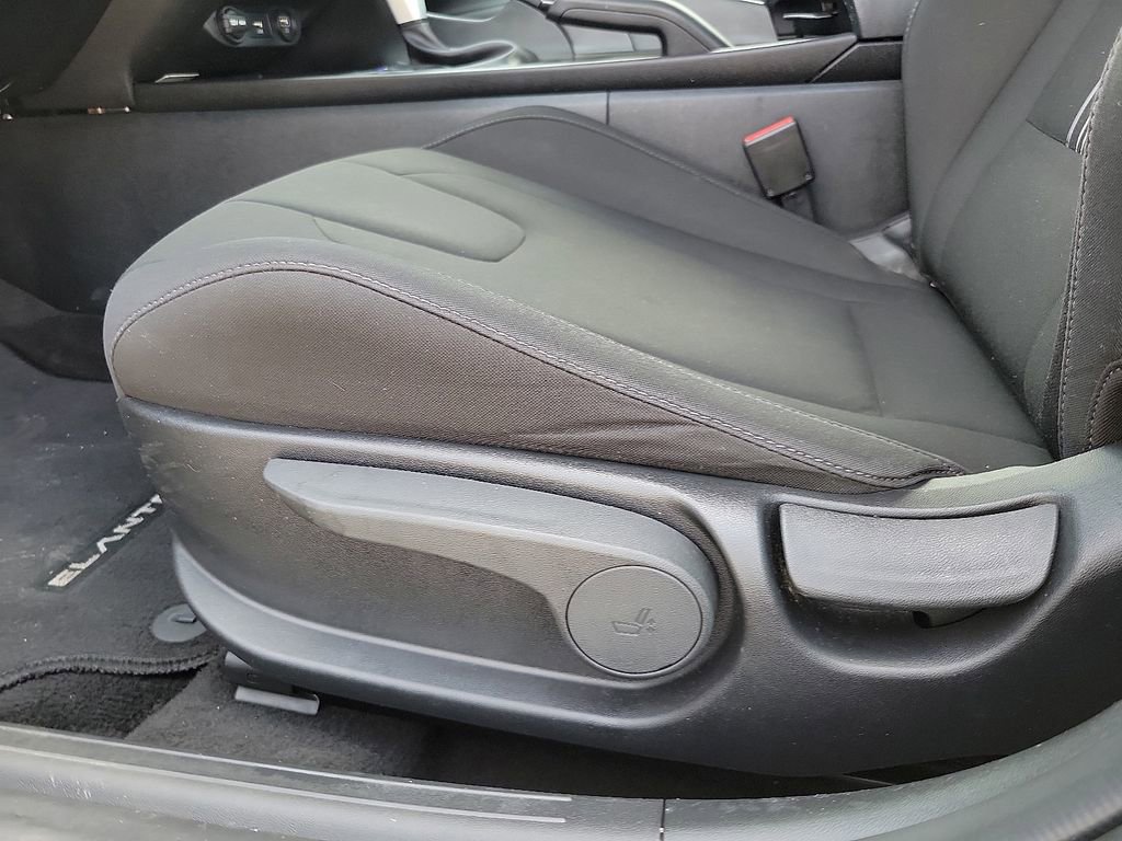 Used 2023 Hyundai Elantra SEL image 12