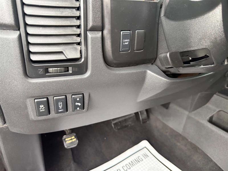 Used 2013 Nissan Titan PRO-4X image 25