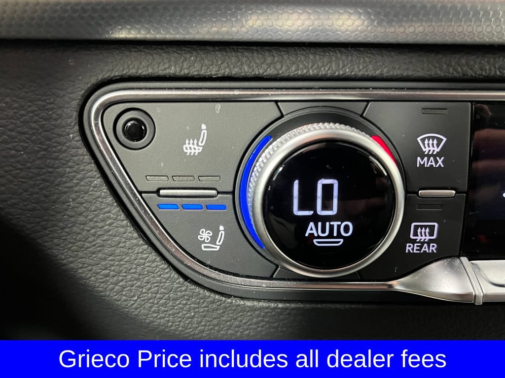 Used 2025 Audi Q5 2.0T Premium Plus w/ Premium Plus Package AWD/4WD image 11